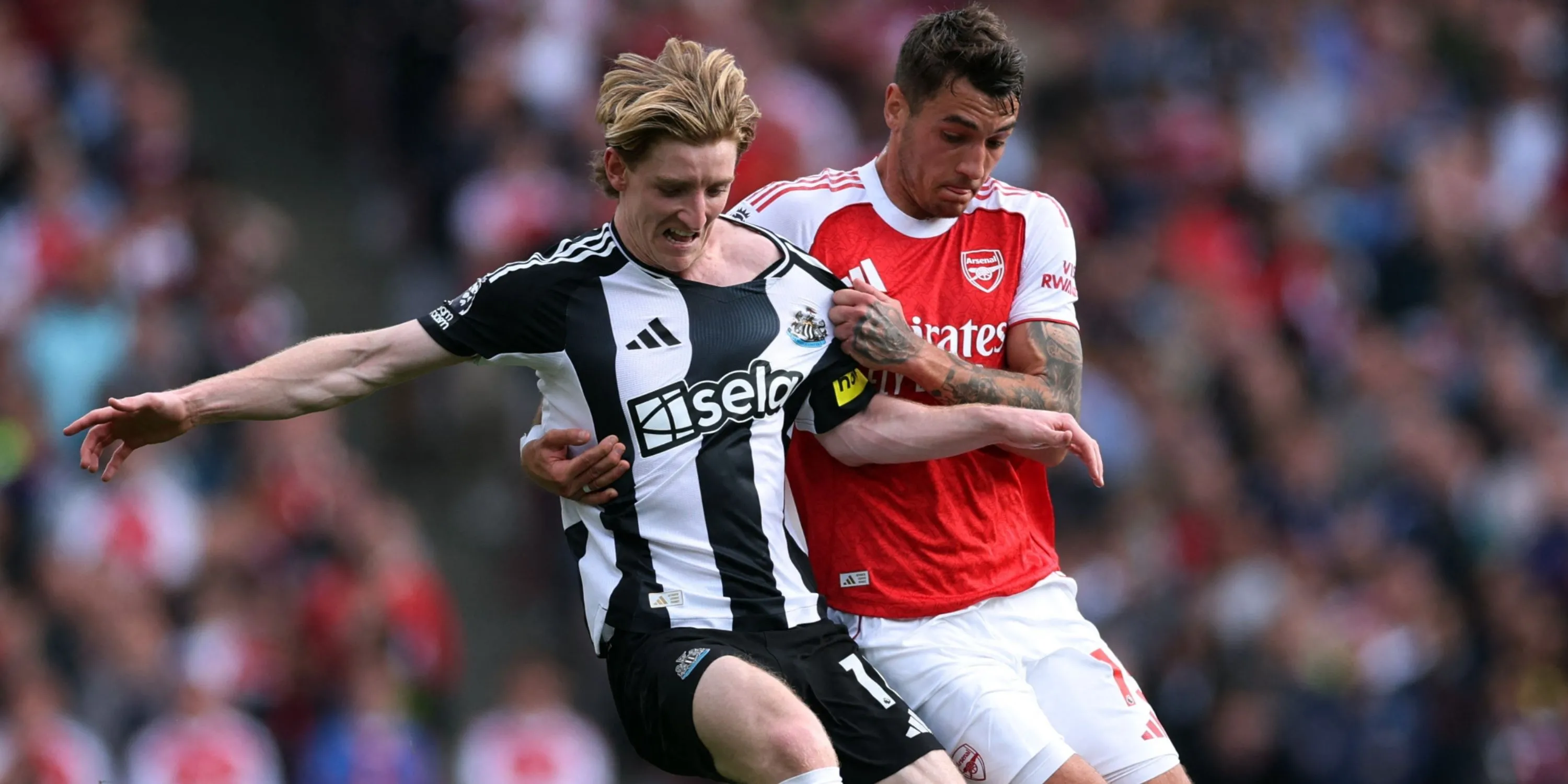 Jakub Kiwior có phong độ xuất sắc trong trận Arsenal thắng Newcastle
