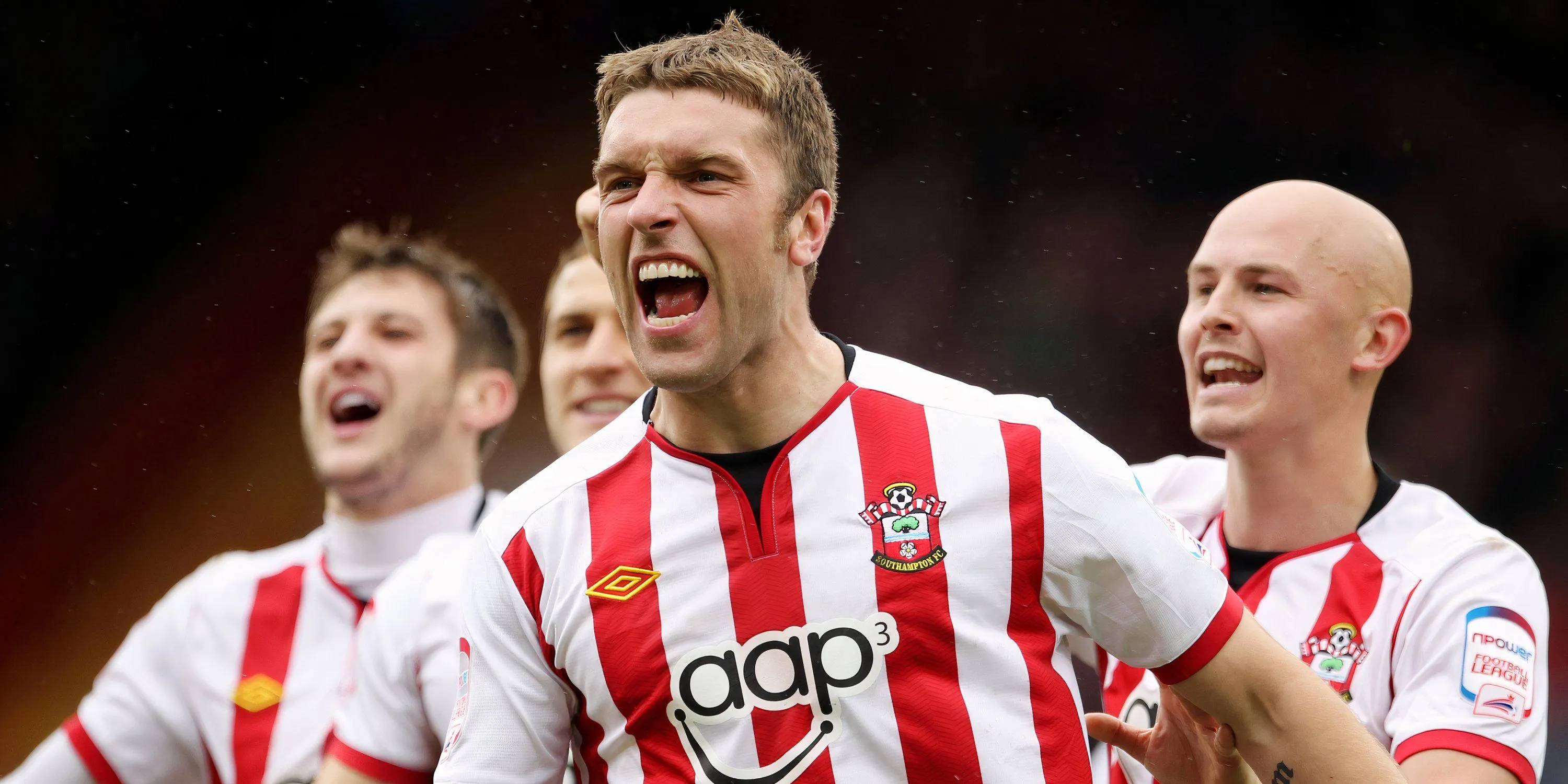 Rickie Lambert, tiền đạo chủ lực của Southampton, ăn mừng bàn thắng quan trọng