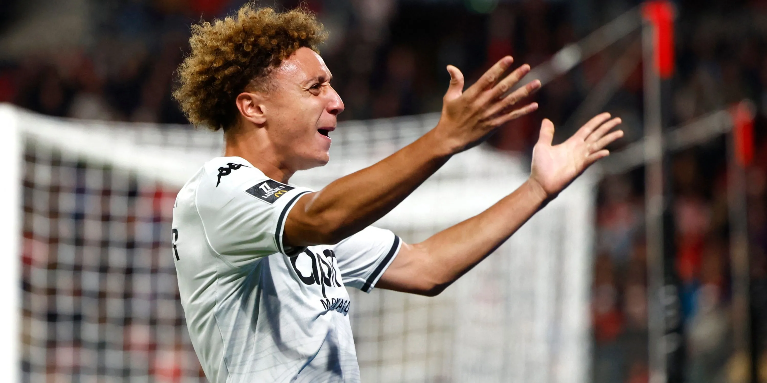 Eliesse Ben Seghir thi đấu cho Monaco