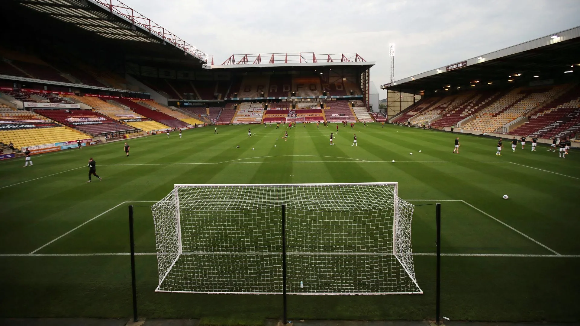 Logo Bradford City, CLB vừa thăng hạng League One