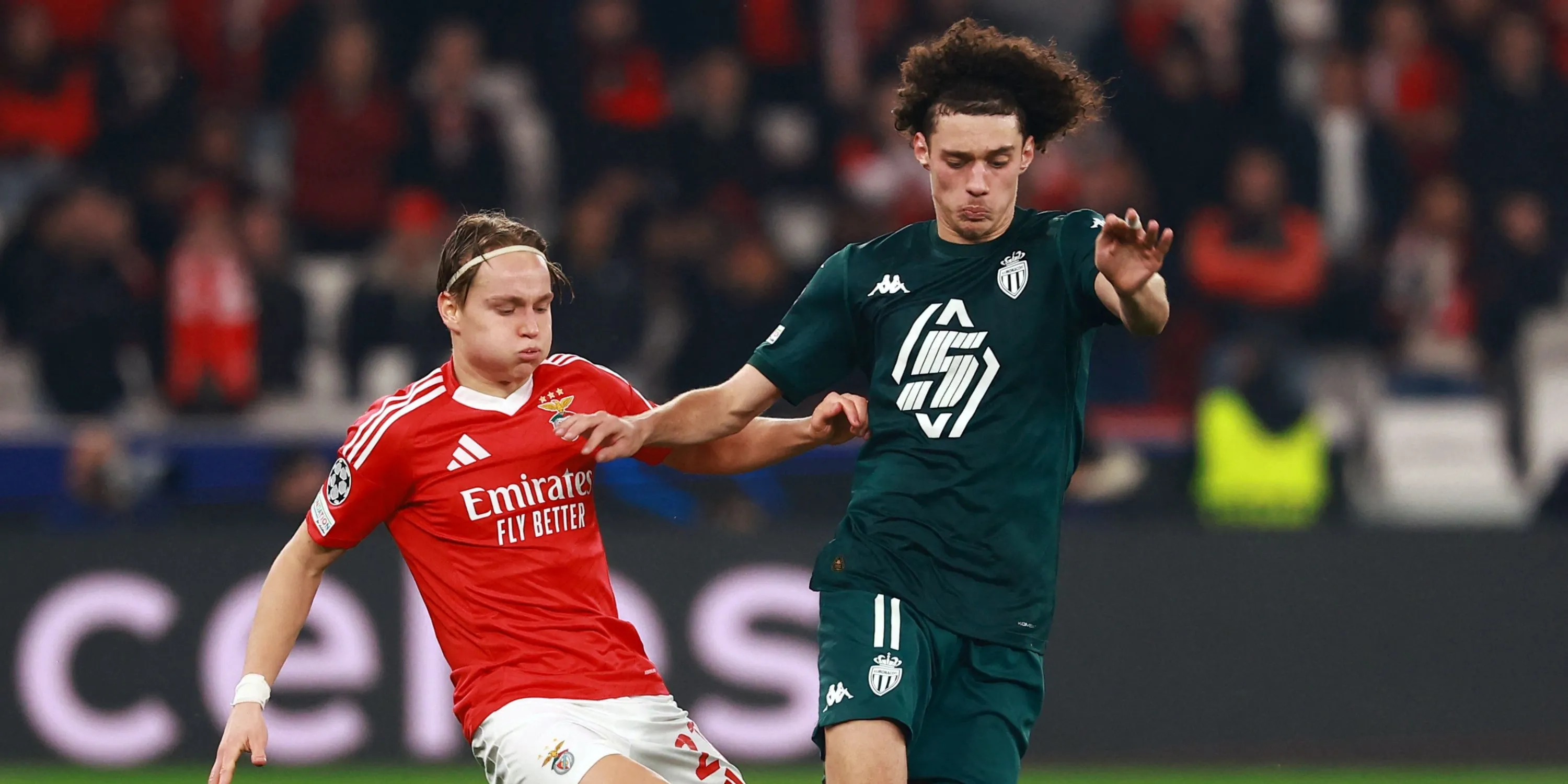 Maghnes Akliouche trình diễn kỹ năng thi đấu cho AS Monaco