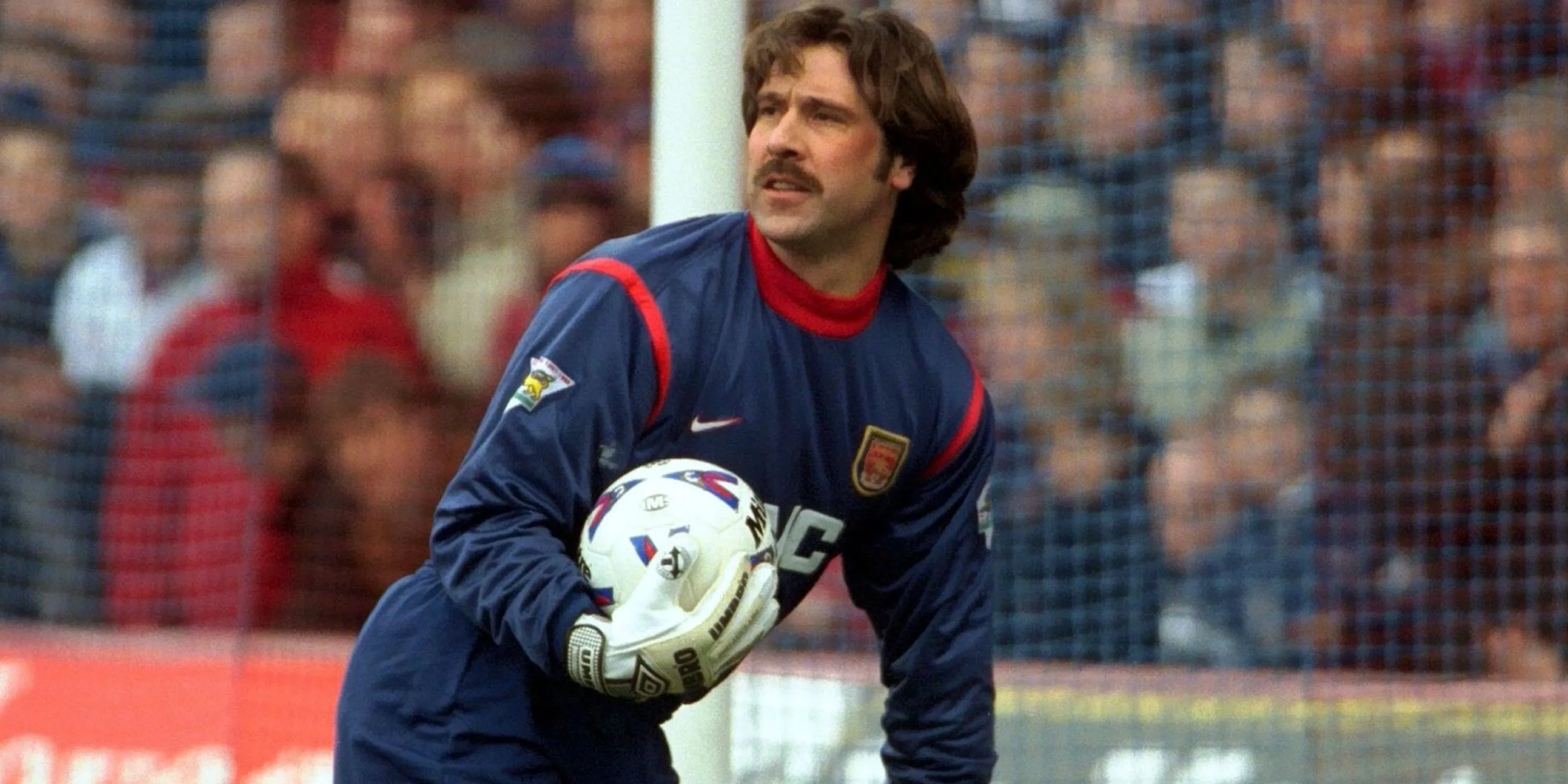 Thủ môn David Seaman, biểu tượng của Arsenal