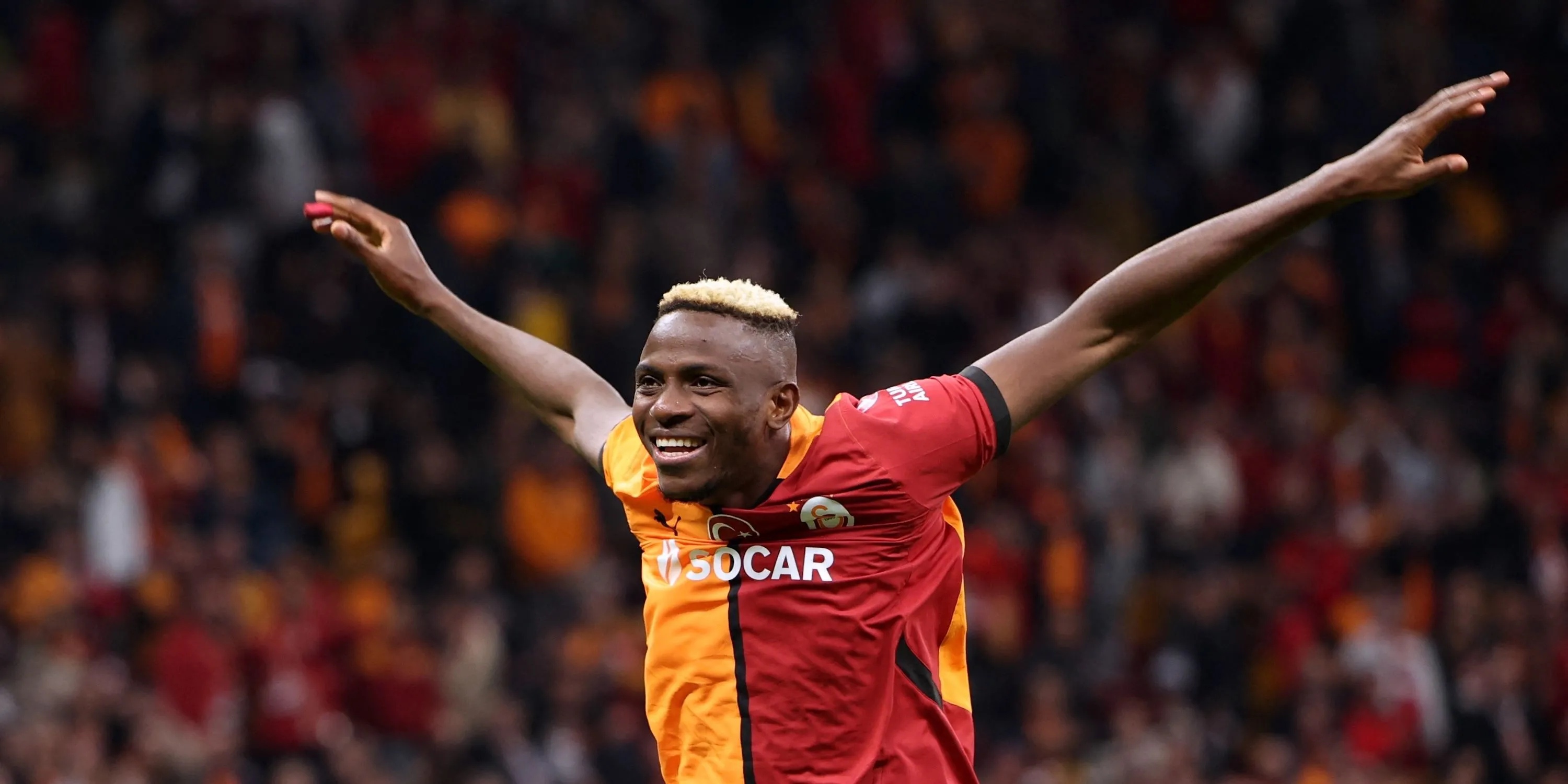 Victor Osimhen ăn mừng bàn thắng cho Galatasaray, thể hiện bản năng săn bàn xuất sắc