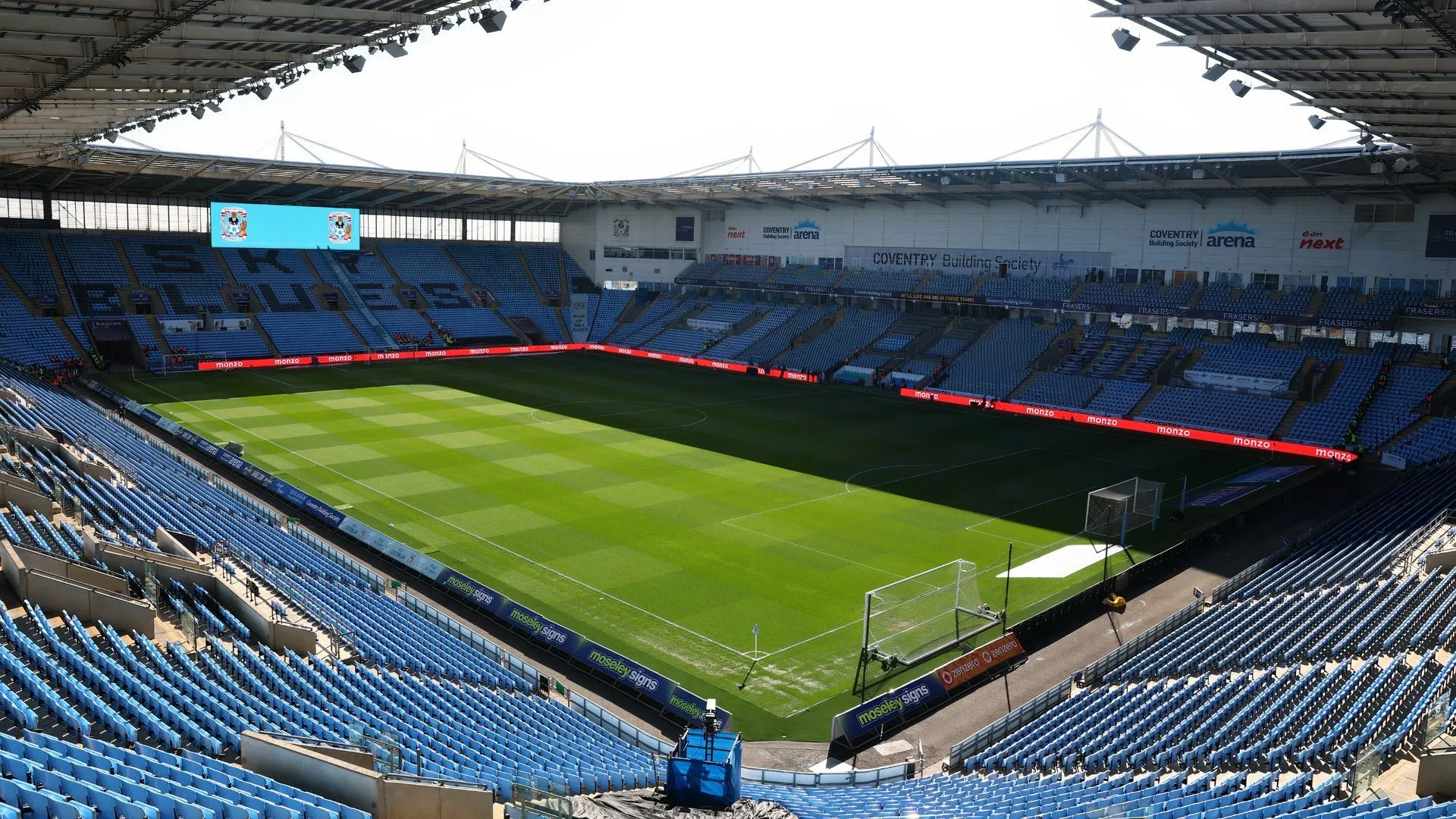 Góc nhìn tổng thể sân CBS Arena khi Coventry City đối đầu Sunderland.