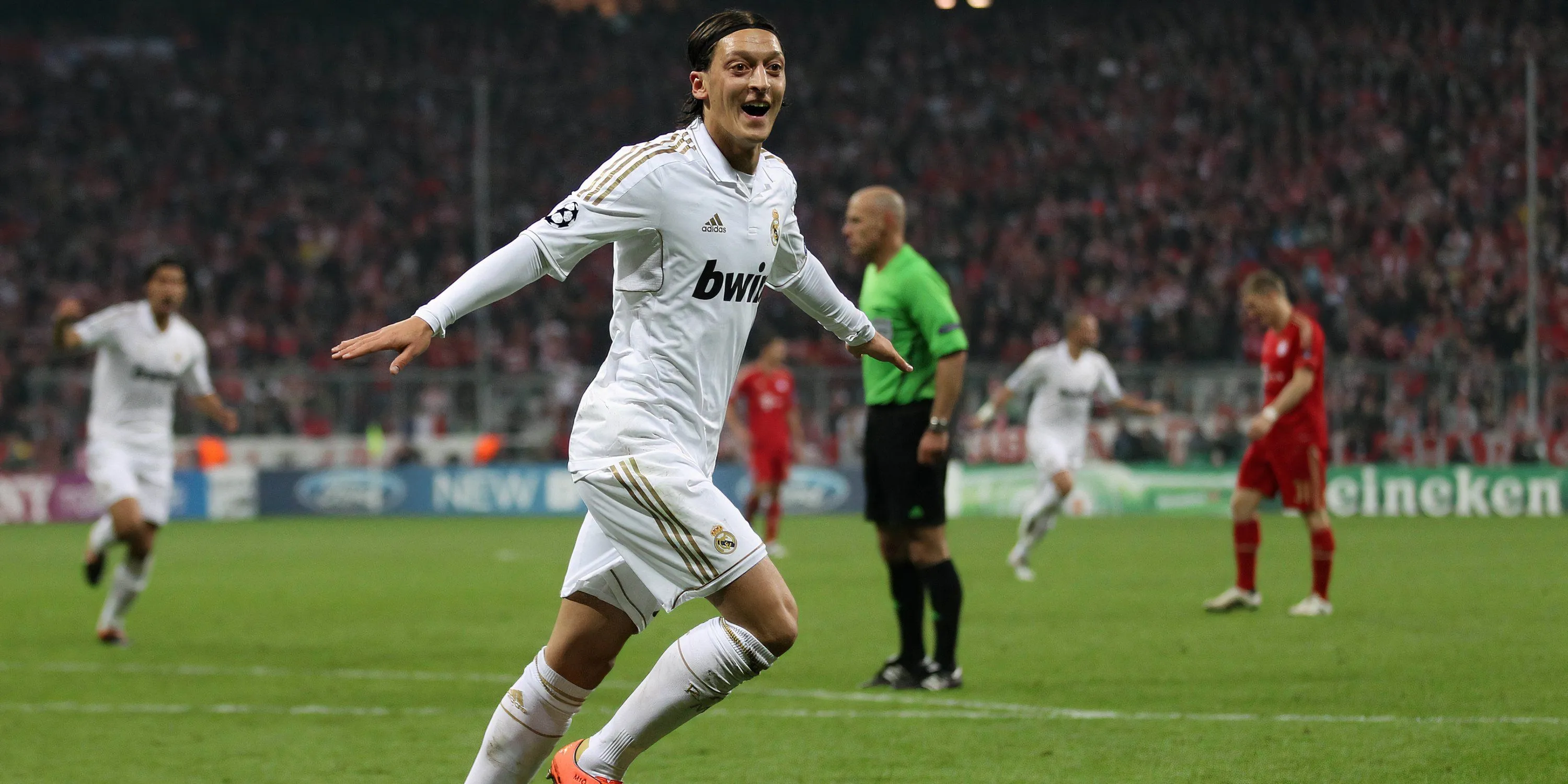 Mesut Ozil - Tiền vệ kiến tạo tài hoa người Đức