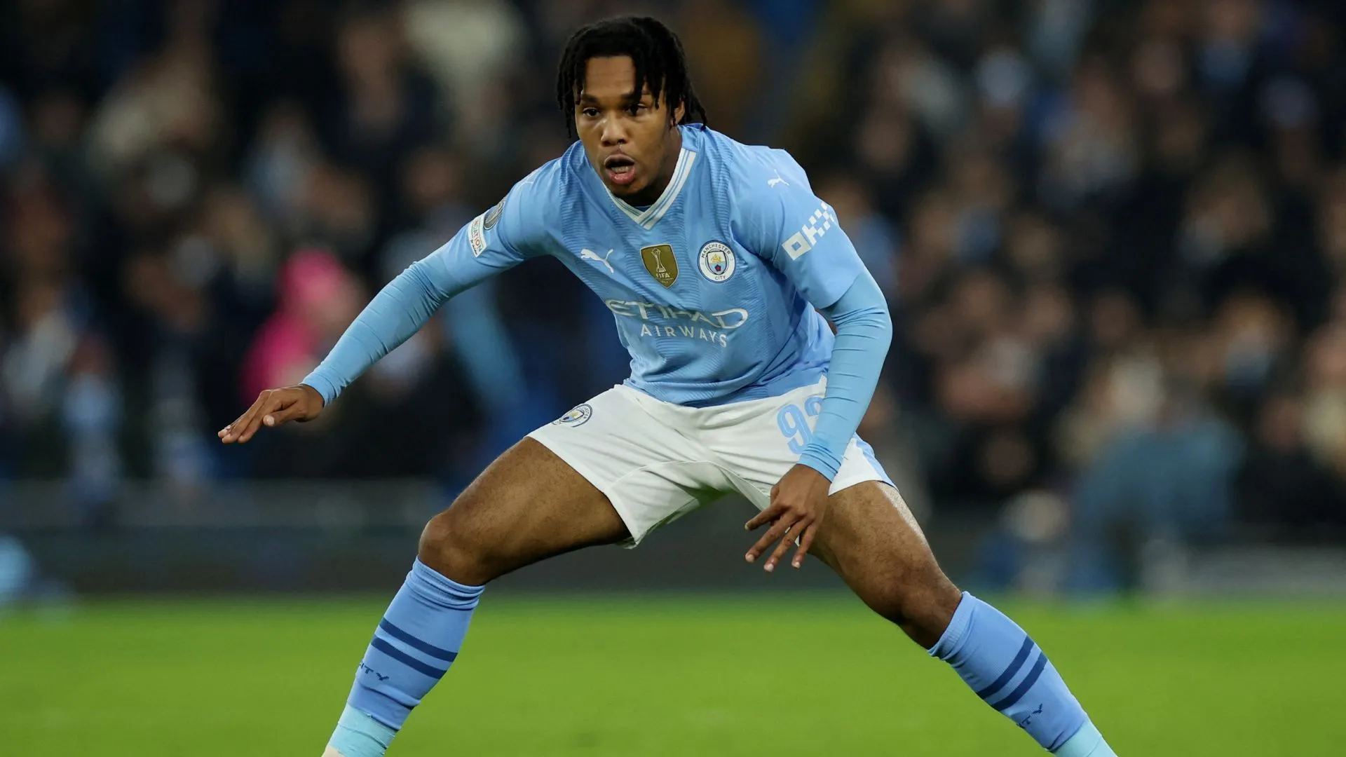 Micah Hamilton thi đấu cho Manchester City trước khi chuyển đến Middlesbrough