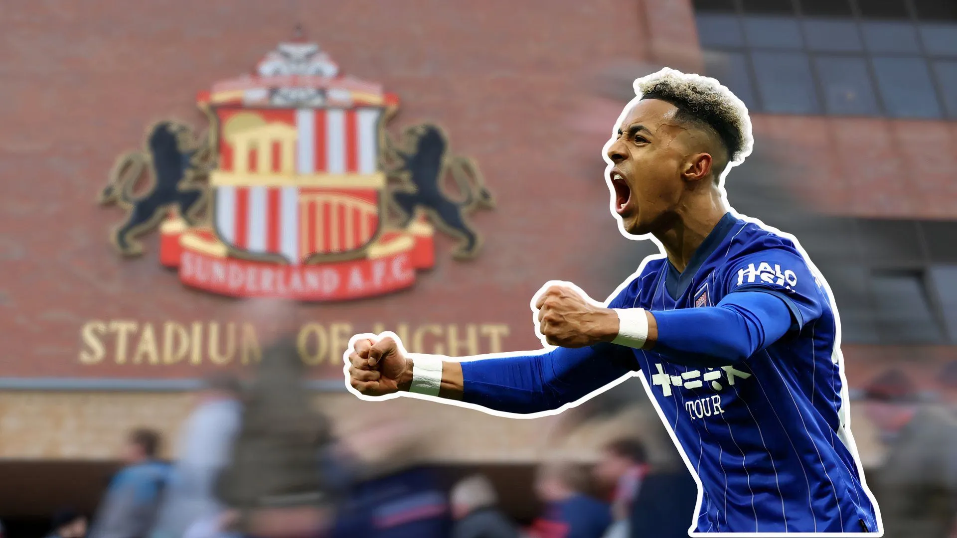 Omari Hutchinson trong một pha bóng đối đầu với cầu thủ Sunderland.