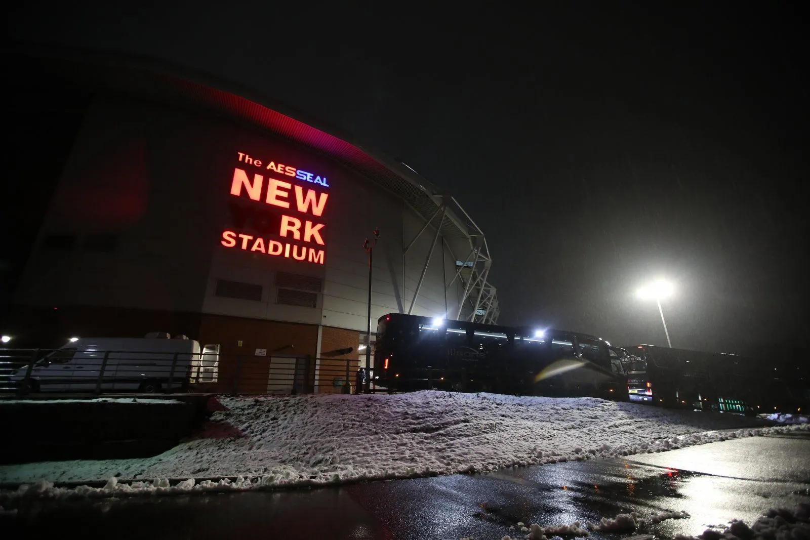 Sân vận động AESSEAL New York Stadium, sân nhà của Rotherham United