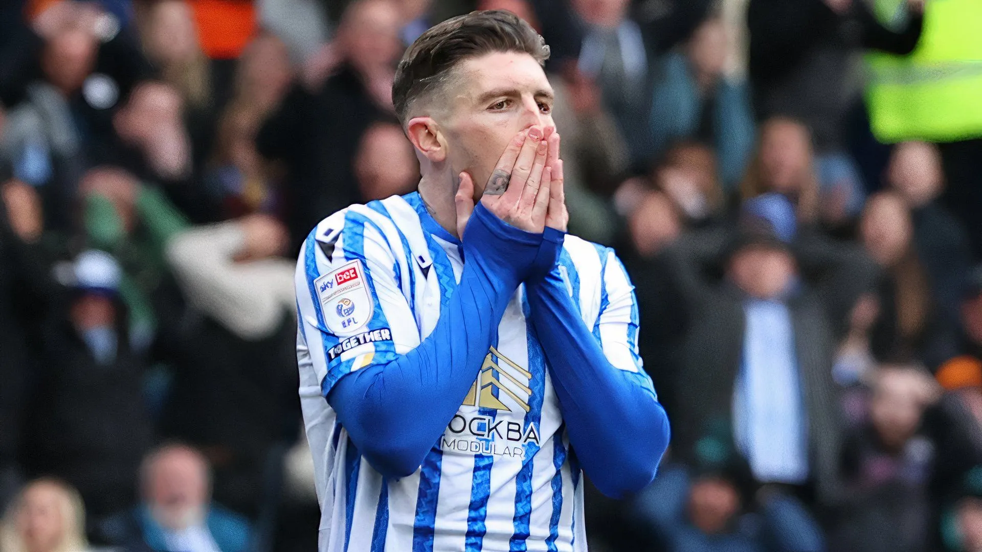 Tiền đạo Josh Windass của Sheffield Wednesday