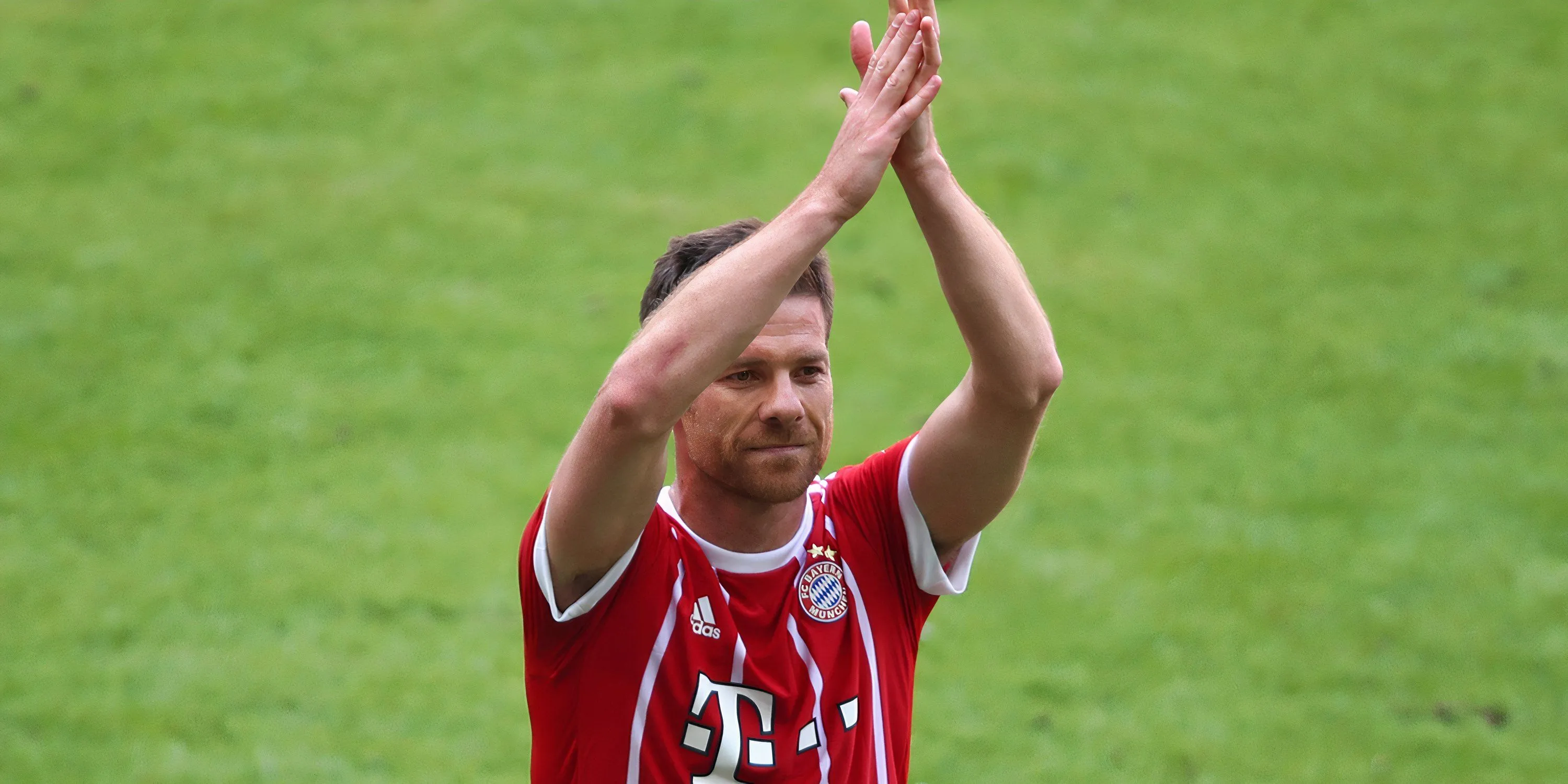 Xabi Alonso trong màu áo Bayern Munich