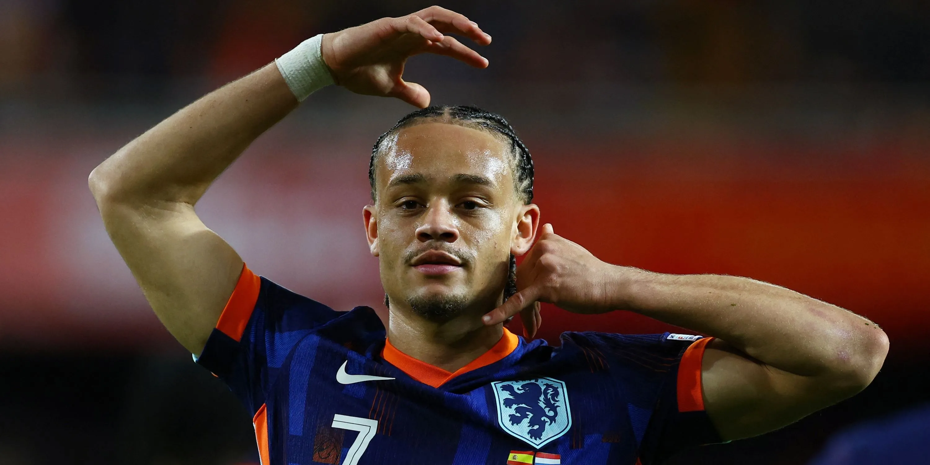 Xavi Simons ăn mừng bàn thắng trong màu áo đội tuyển Hà Lan.