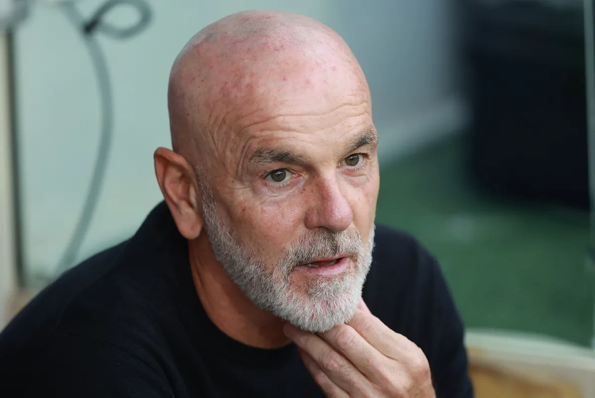 Huấn luyện viên Stefano Pioli của ACF Fiorentina trong trận đấu Serie A trước US Lecce tại sân Artemio Franchi ngày 2 tháng 11 năm 2025